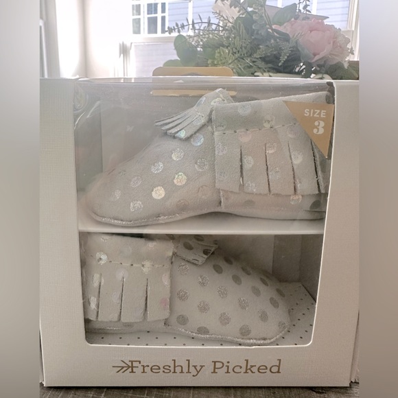 NIB Freshly Picked Collector’s Item: Rainbow Dots, Soft Soles Baby Mocs, Sz 3 - Picture 2 of 5